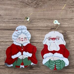 Vintage 1987 “Tender Heart Treasures" Santa & Mrs Claus